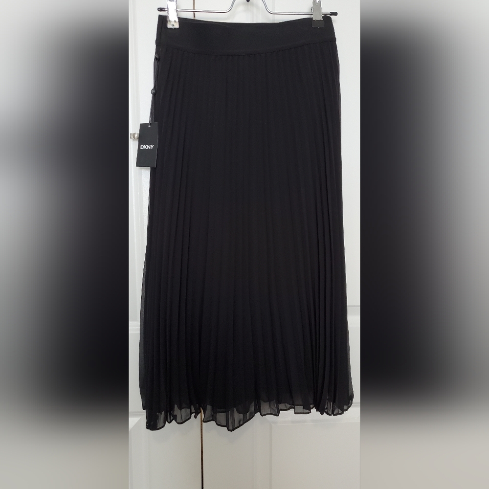 DKNY Women's Black Pleated Skirt